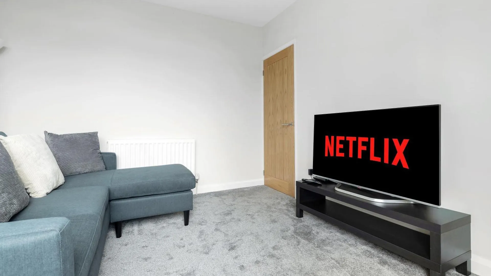 Lovely 2 Bedroom House - Free Parking - Accommodation Near Qmc Hospital & University Of Nottingham - Suitable For Short Stays & Long Stays Holiday home